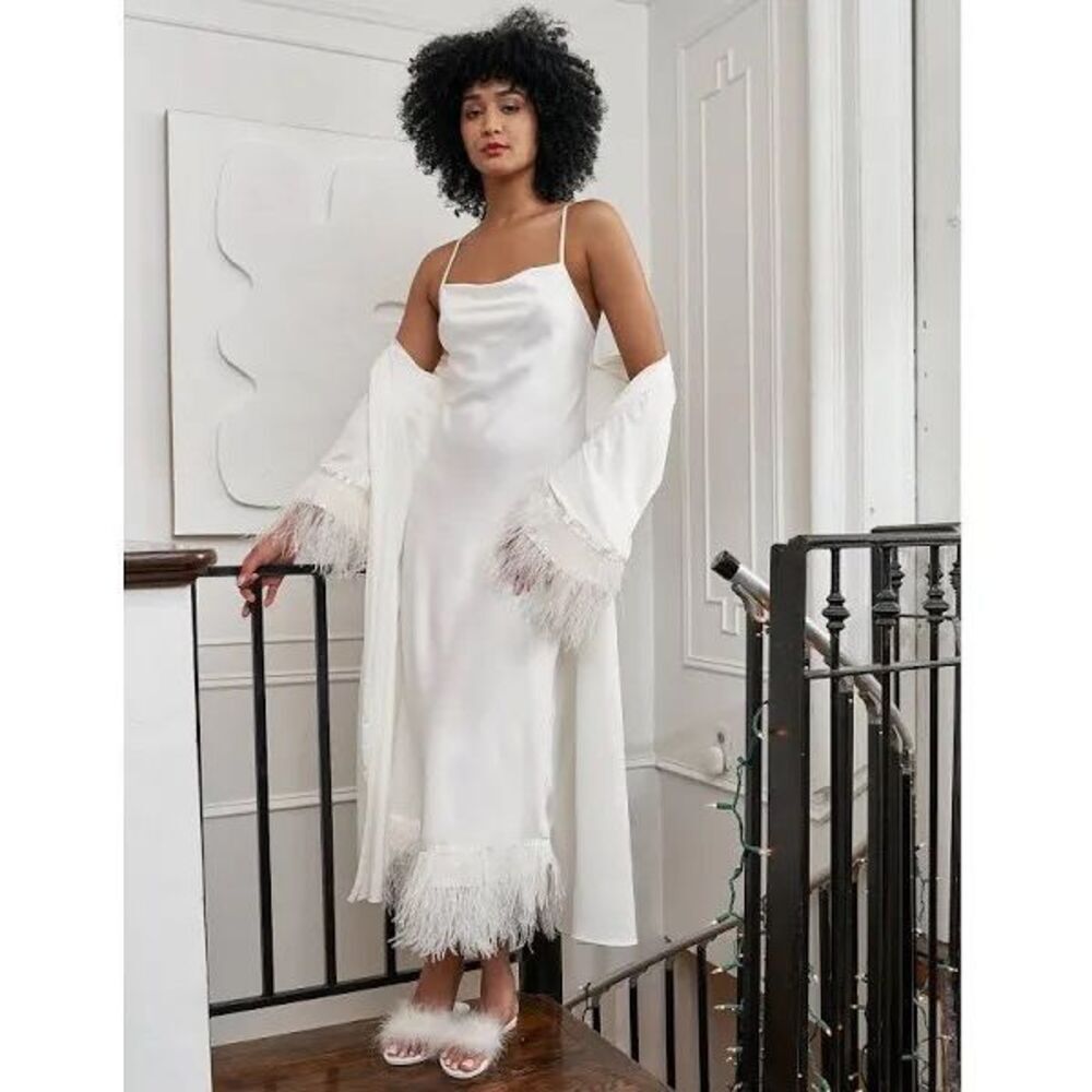 Rya Collection NWT Swan Feather Trim Gown Ivory Small